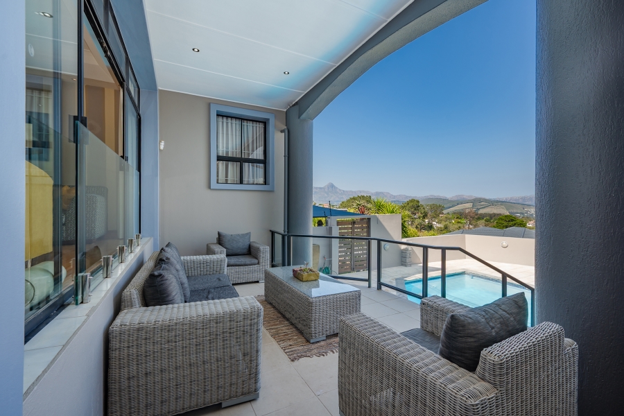 4 Bedroom Property for Sale in La Concorde Western Cape